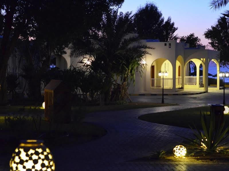 Umm Al Quwain Beach Hotel Esterno foto